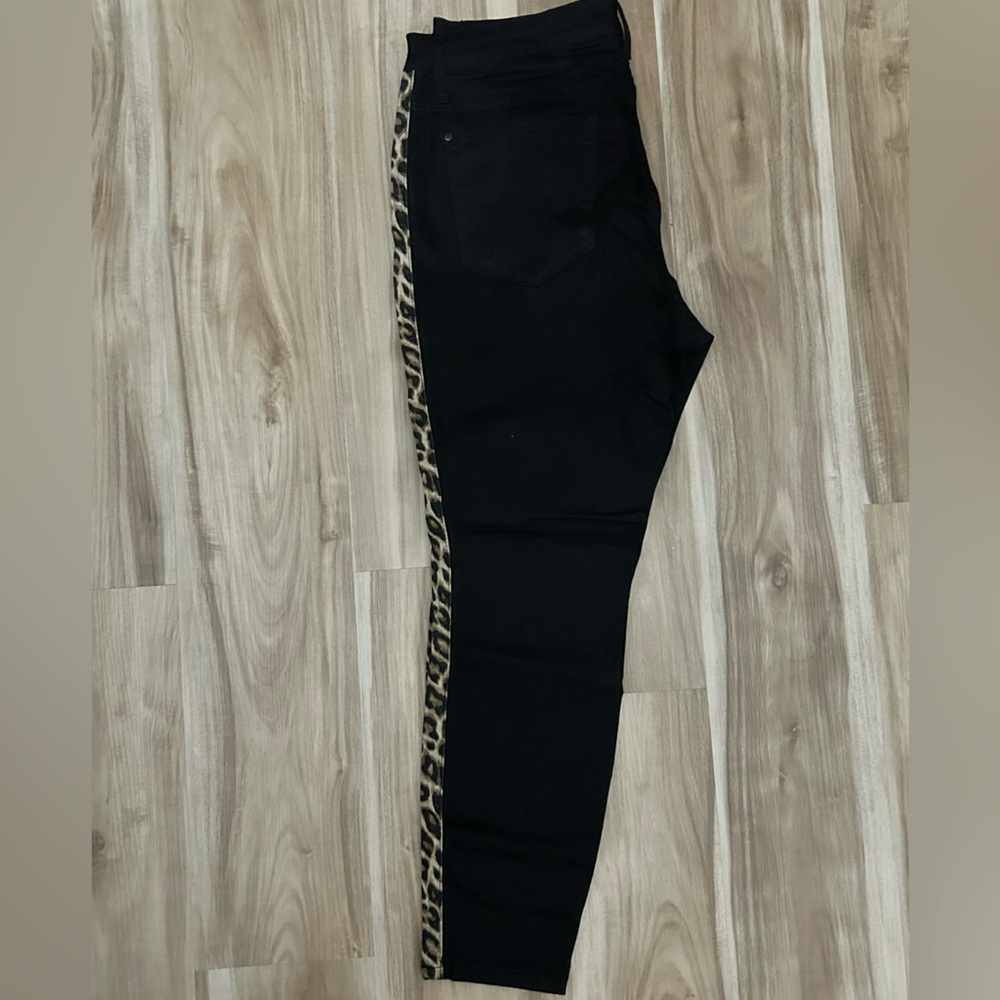 Judy Blue Leopard Print Skinny Jeans